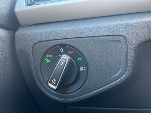 Used 2022 Volkswagen Atlas Cross Sport SE image 22