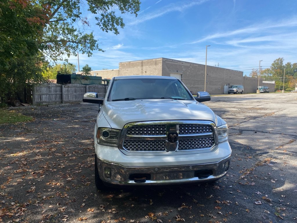 Used 2015 RAM 1500 Laramie w/ Convenience Group AWD/4WD image 8