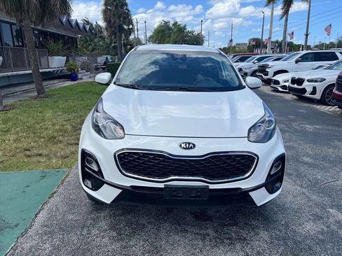 Used 2022 Kia Sportage LX image 3
