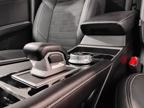 Used 2023 Mitsubishi Outlander SE image 55