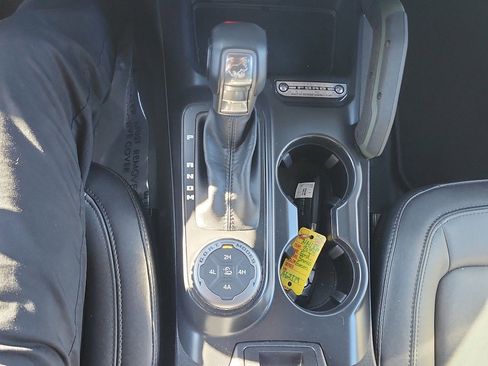 Used 2024 Ford Bronco Everglades image 19