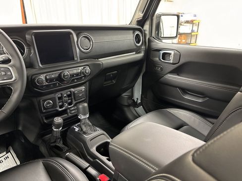 Used 2023 Jeep Wrangler Unlimited Sahara w/ Cold Weather Group image 22