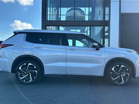 New 2025 Mitsubishi Outlander SEL image 4
