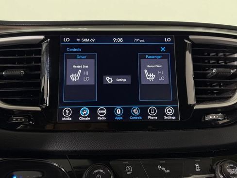 Used 2018 Chrysler Pacifica Touring-L w/ Premium Audio Group FWD image 23