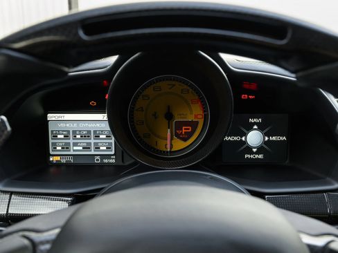 Used 2010 Ferrari 458 Italia Coupe RWD image 29