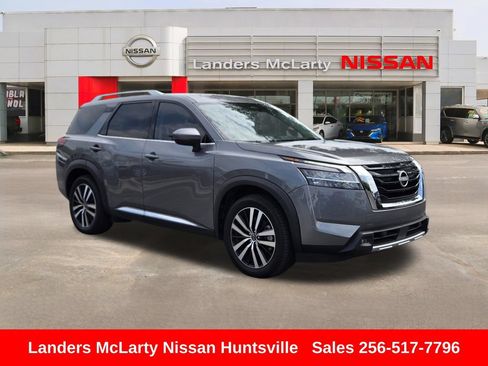 Used 2023 Nissan Pathfinder Platinum w/ Cargo Package AWD/4WD image 1