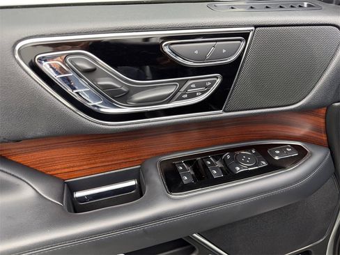 Used 2023 Lincoln Navigator Reserve image 30