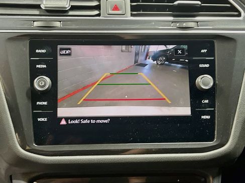 Used 2022 Volkswagen Tiguan SE AWD/4WD image 13