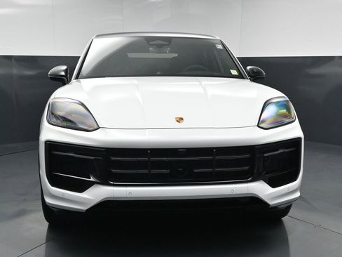 New 2026 Porsche Cayenne GTS AWD/4WD image 13