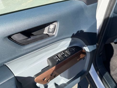 Used 2022 Ford Maverick Lariat w/ Lariat Luxury Package image 14