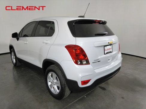 Used 2022 Chevrolet Trax LS AWD/4WD image 7