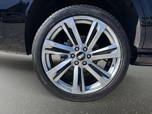Used 2026 Cadillac Escalade Platinum Sport AWD/4WD image 22