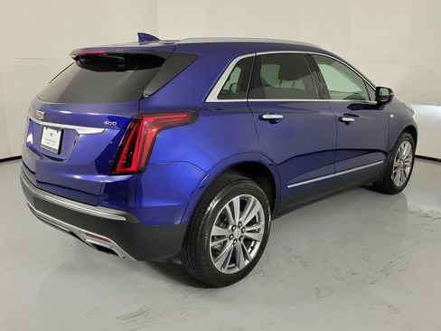 Used 2024 Cadillac XT5 Premium Luxury FWD image 3
