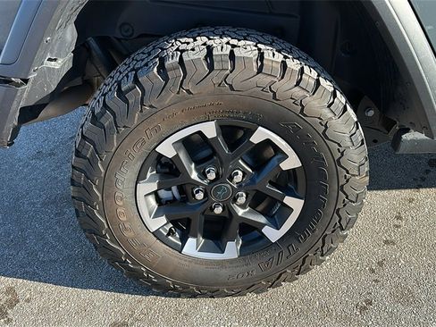 Used 2025 Jeep Wrangler Unlimited Rubicon 4xe image 9