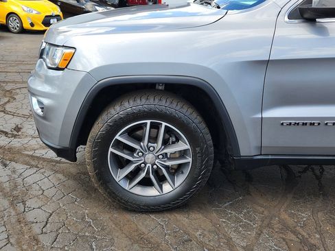 Used 2017 Jeep Grand Cherokee Limited AWD/4WD image 13
