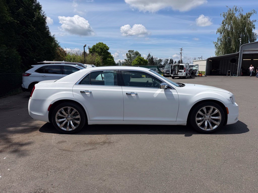 Used 2019 Chrysler 300 Limited RWD image 7
