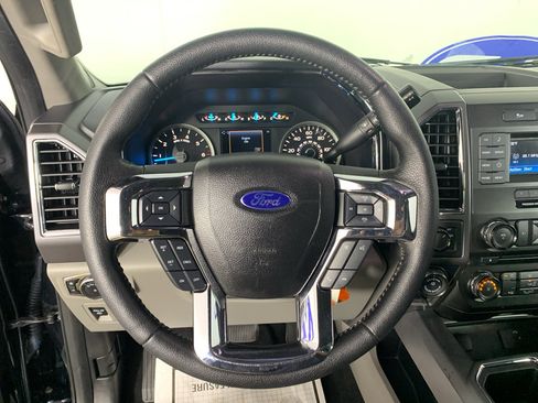 Used 2016 Ford F150 XLT w/ Equipment Group 301A Mid RWD image 19