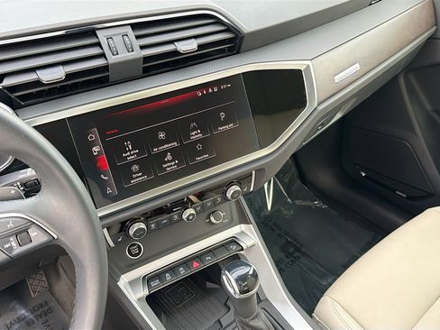 Certified 2024 Audi Q3 2.0T Premium Plus image 28
