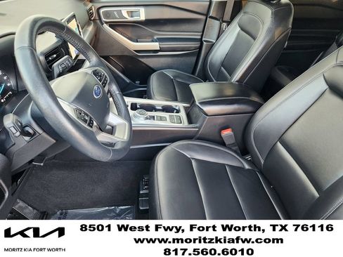 Used 2023 Ford Explorer XLT w/ Equipment Group 202A RWD image 9