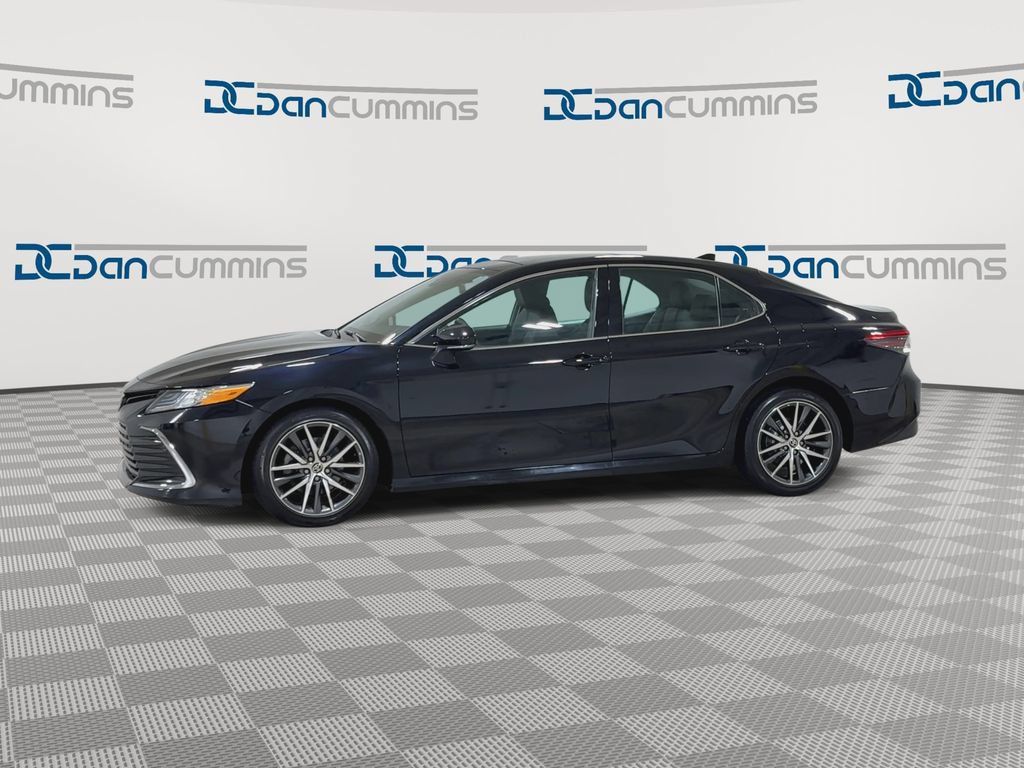 Used 2023 Toyota Camry XLE FWD image 6