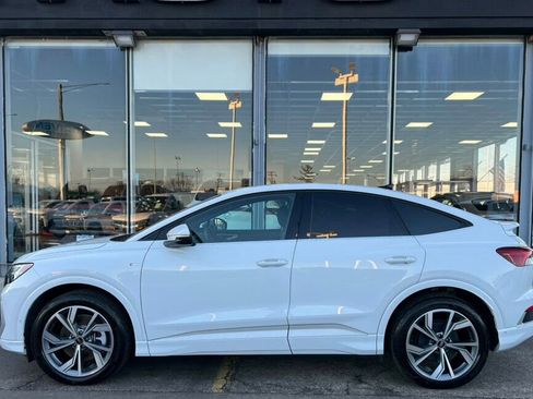 Used 2024 Audi Q4 e-tron Prestige image 2