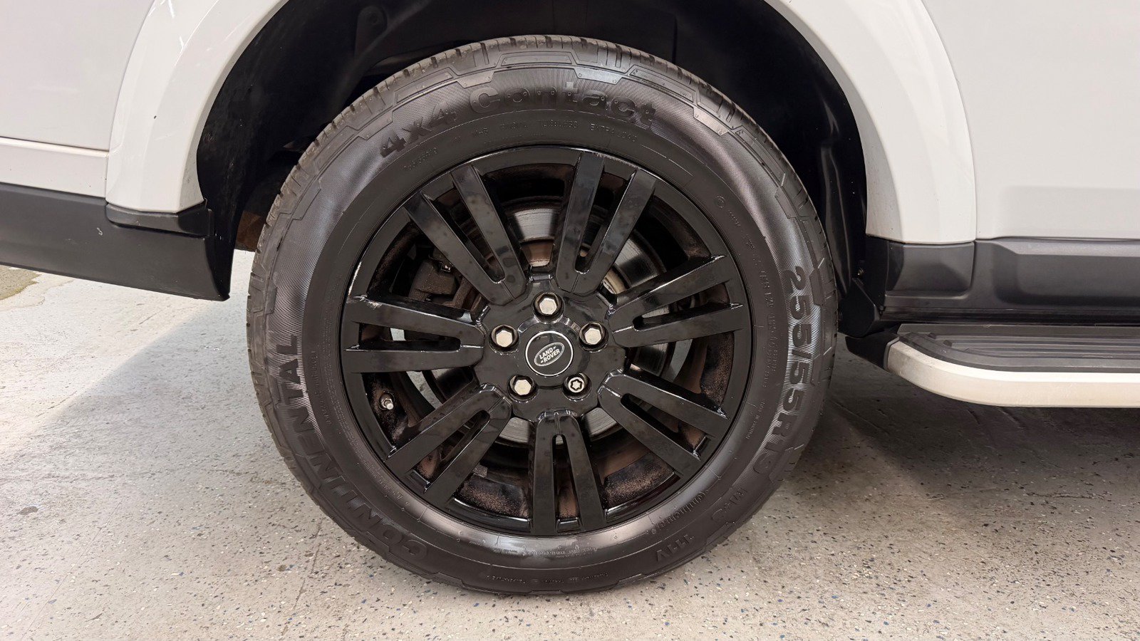 Used 2016 Land Rover LR4 HSE AWD/4WD image 17