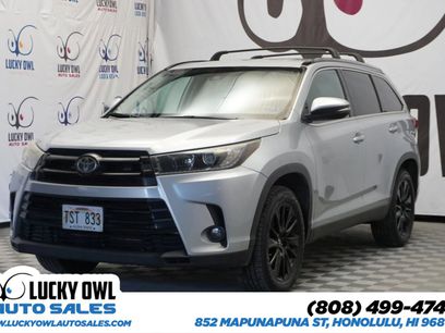 Used 2019 Toyota Highlander SE
