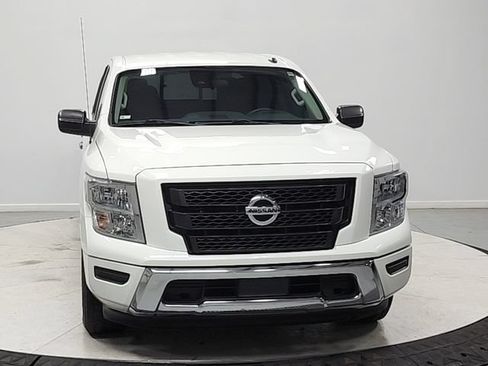 Used 2021 Nissan Titan SV w/ Accessory Utility Package RWD image 2
