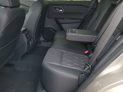 New 2026 Nissan Rogue Platinum image 10