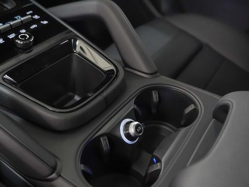 Certified 2026 Porsche Cayenne E-Hybrid AWD/4WD image 33