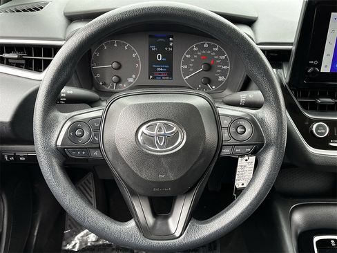 Used 2024 Toyota Corolla LE image 11