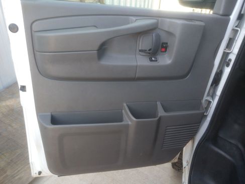 Used 2015 Chevrolet Express 2500 LS image 11