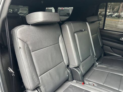 Used 2023 Chevrolet Suburban Z71 w/ Z71 Off-Road Package AWD/4WD image 24