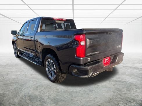 Used 2022 Chevrolet Silverado 1500 High Country w/ Z71 Off-Road Package image 3
