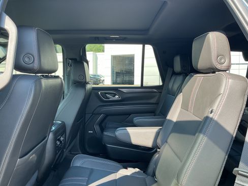 Used 2021 Chevrolet Tahoe RST w/ Luxury Package AWD/4WD image 10