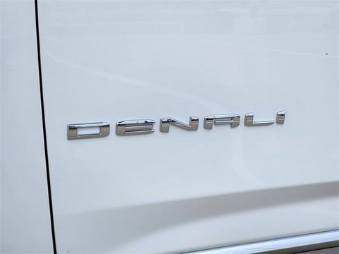 Certified 2025 GMC Yukon Denali image 8
