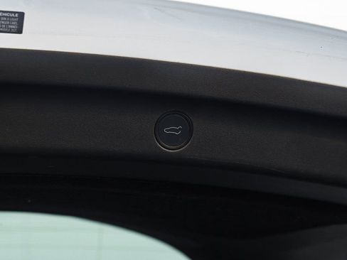 Used 2021 Tesla Model Y 2WD image 37