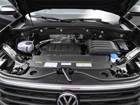 New 2026 Volkswagen Atlas Cross Sport SE image 15