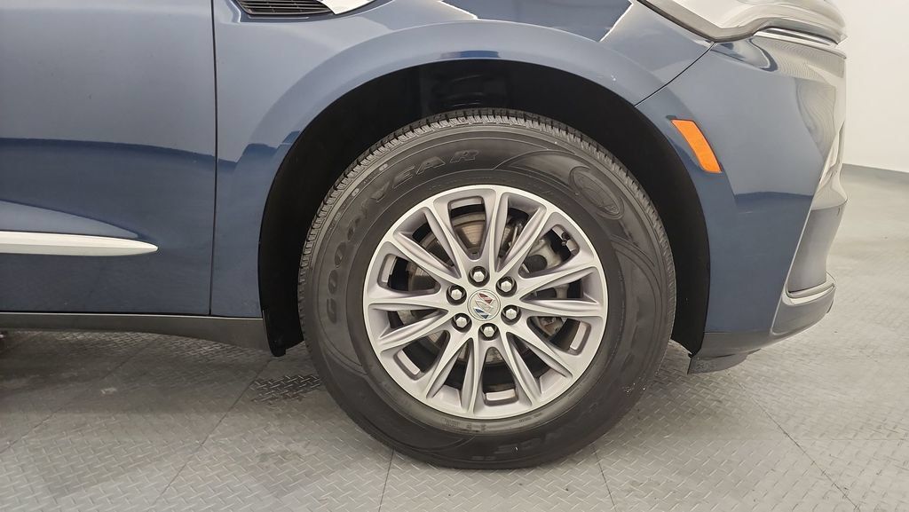 Used 2023 Buick Enclave Essence AWD/4WD image 23