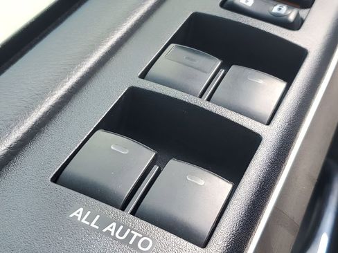 Used 2018 Toyota 4Runner SR5 image 33