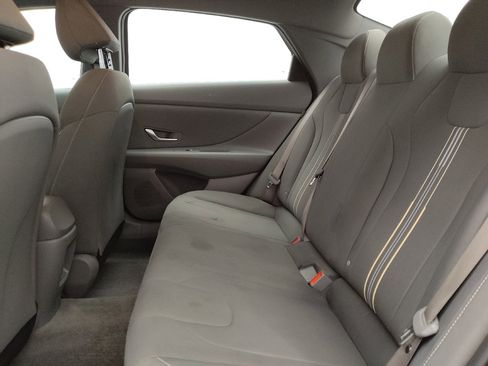 Used 2025 Hyundai Elantra Sport image 18