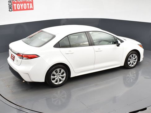 Used 2025 Toyota Corolla LE w/ Convenience Package FWD image 19