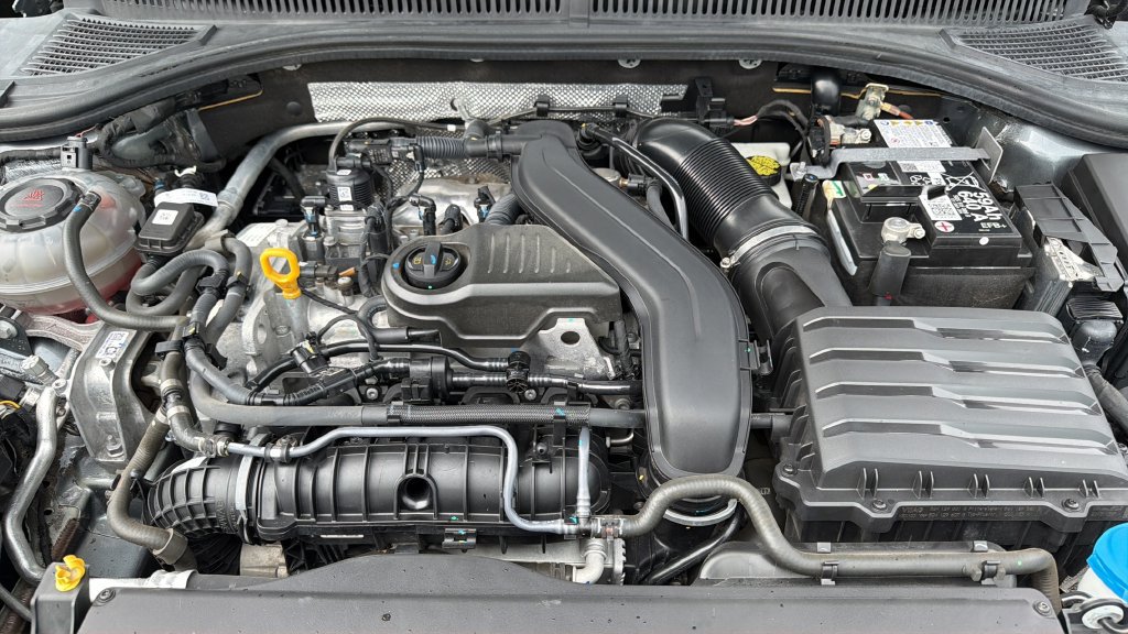Used 2024 Volkswagen Jetta SE FWD image 29