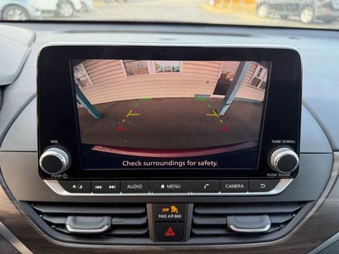 Used 2023 Nissan Altima 2.5 SV image 11