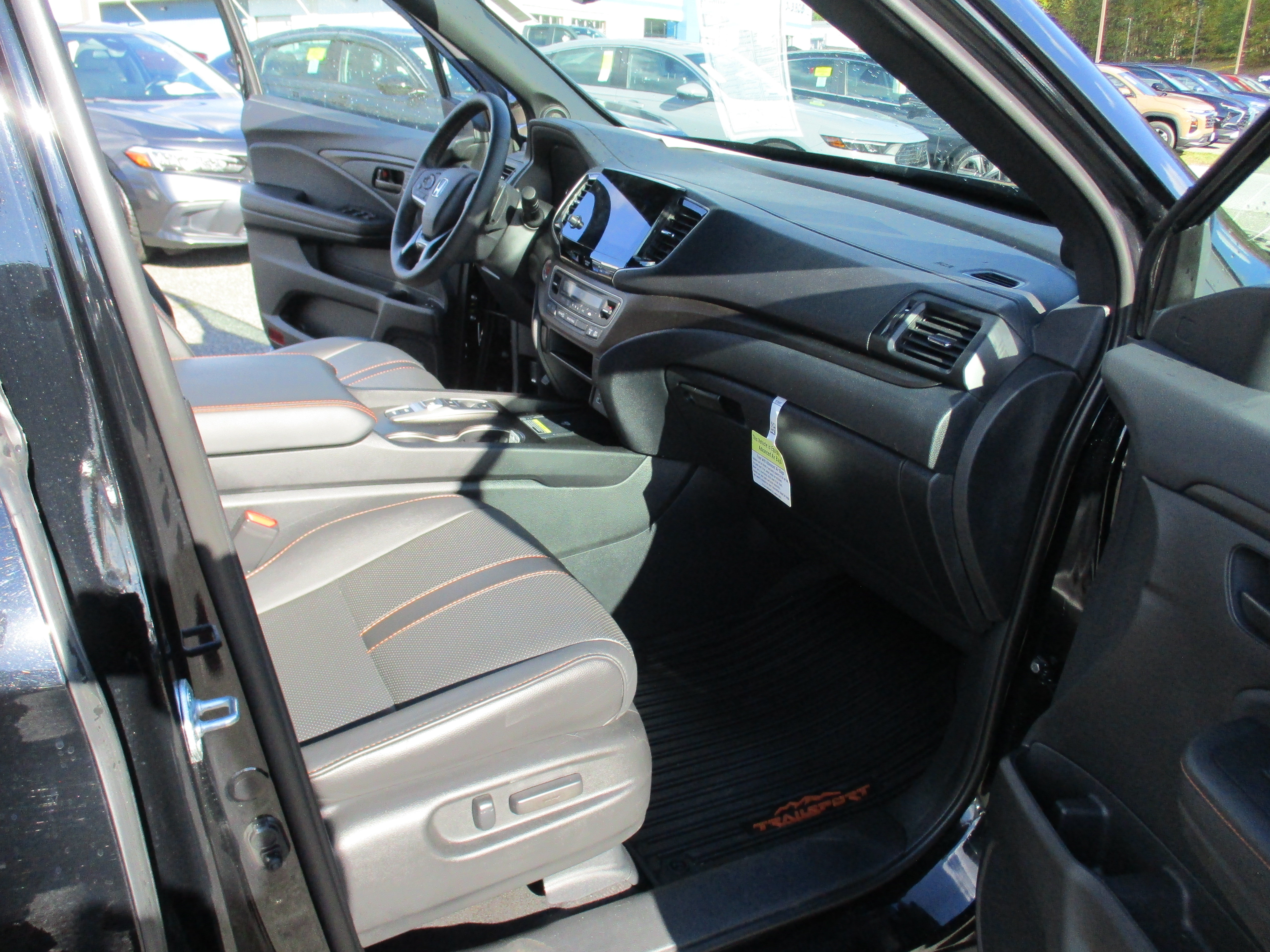 Certified 2025 Honda Passport TrailSport image 16