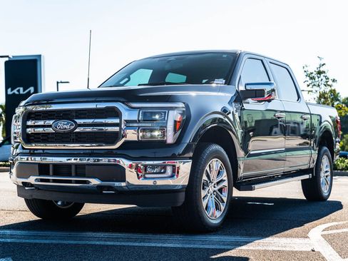 Used 2024 Ford F150 Lariat w/ FX4 Off-Road Package AWD/4WD image 3
