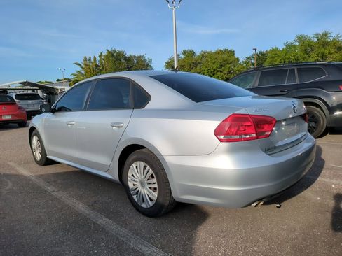 Used 2015 Volkswagen Passat 1.8T S FWD image 2