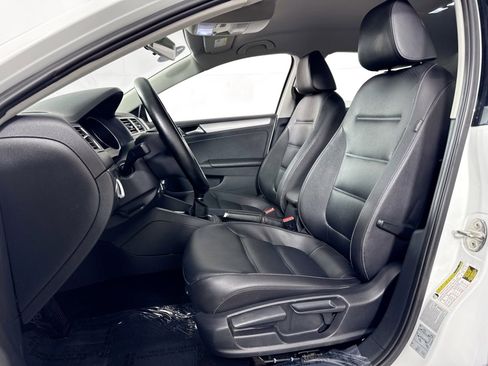 Used 2018 Volkswagen Jetta Wolfsburg Edition image 22