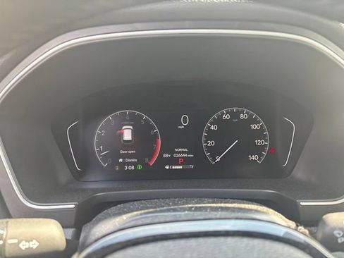 Used 2025 Honda Pilot Touring image 18