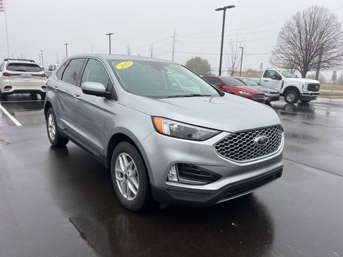 Used 2023 Ford Edge SEL w/ Convenience Package image 3